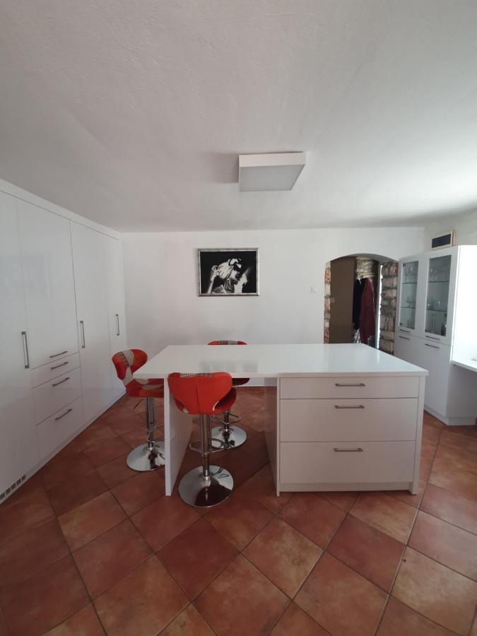 Ferienhaus Istrska Kamnita Hisa Soncni